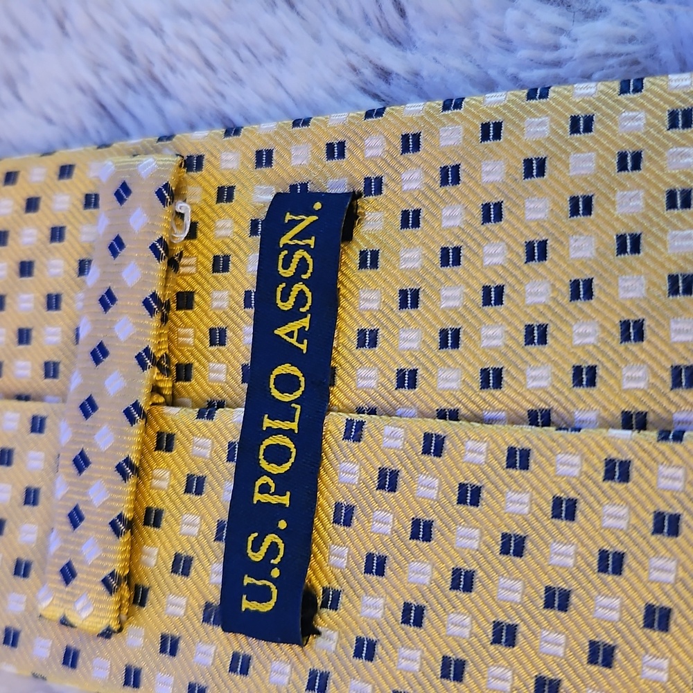 U.S. Polo Assn. Yellow and Black Patterned Tie